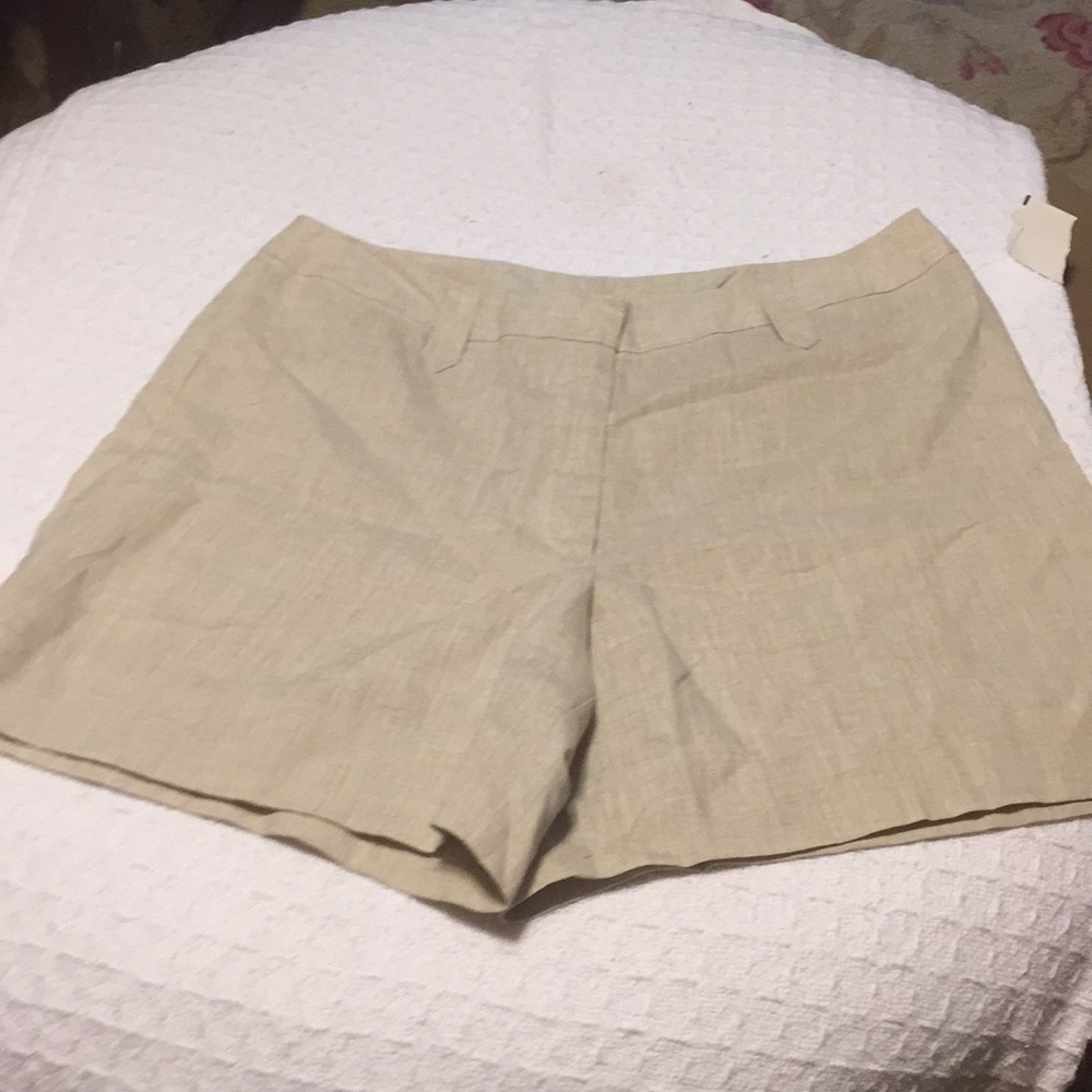 Madison Studio Size 12 Linen Short